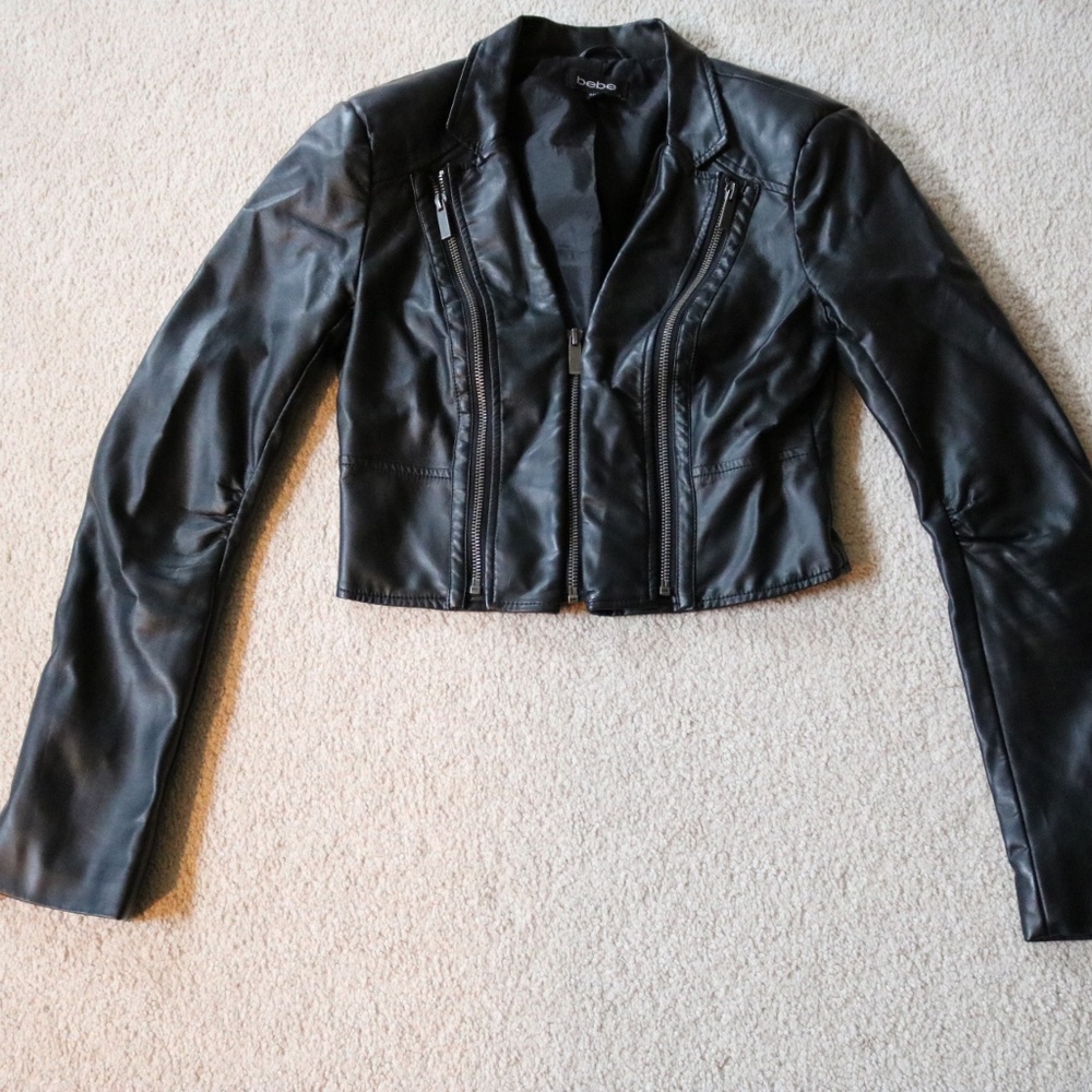 Black crop faux leather jacket